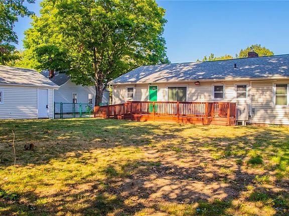 4th image of 2216 Sunset Dr