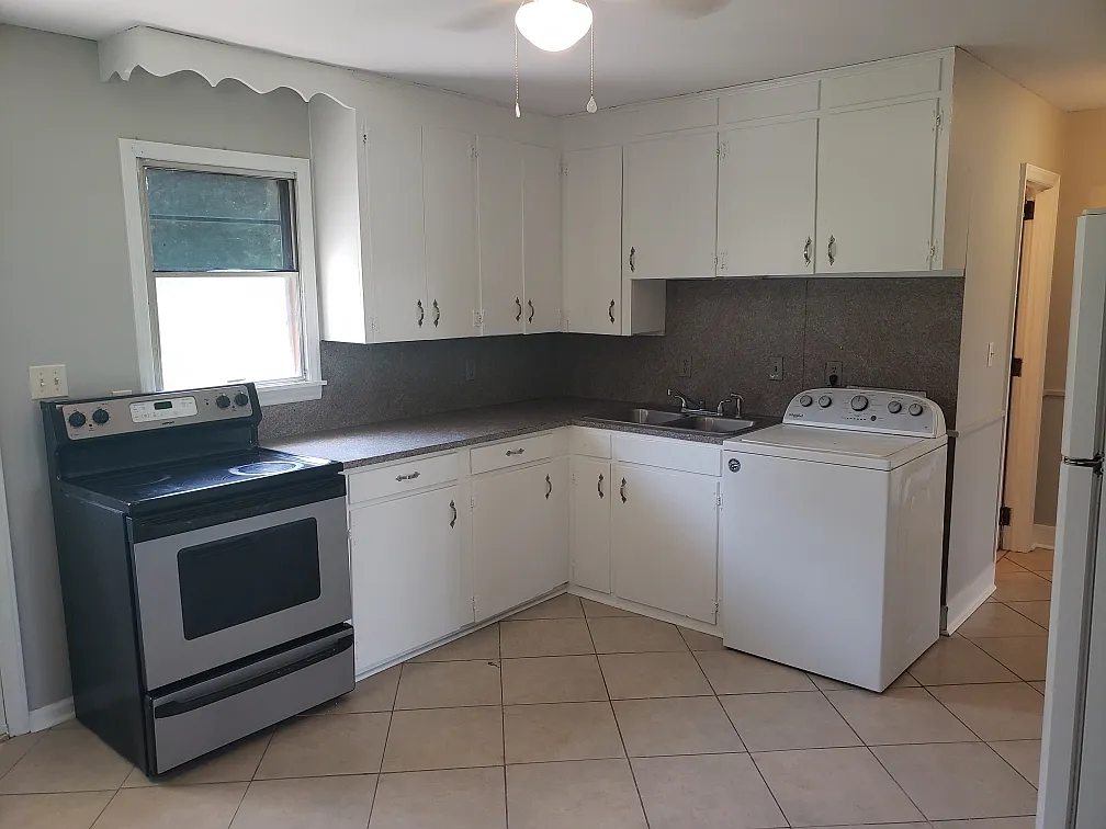 2 bed, 1024 sqft, $1,500 — Photo 2