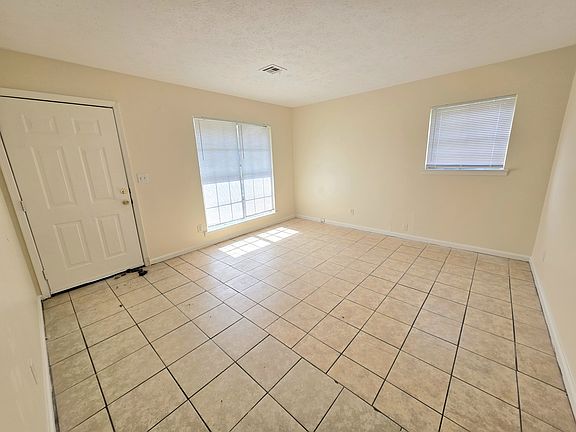 2nd image of 408 Briarbrook Dr #Drive204