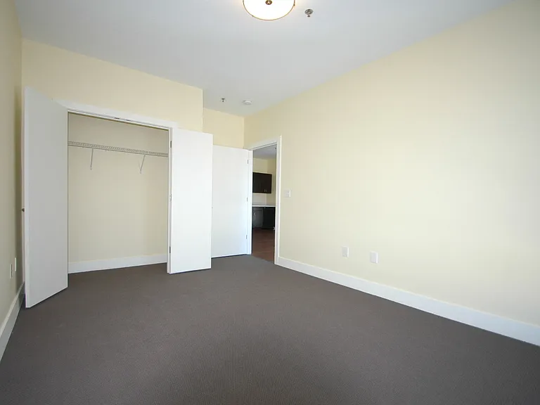 410 S Hancock St — Photo 15