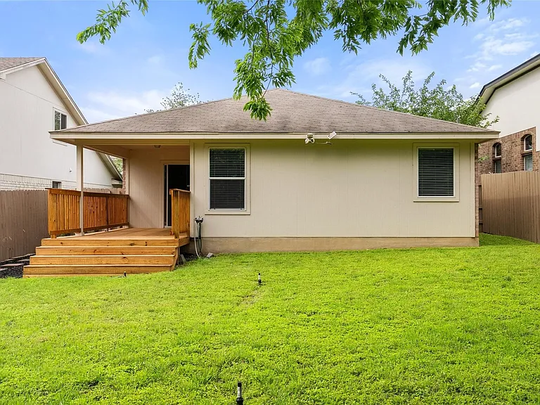 437 Sweet Leaf Ln — Photo 32