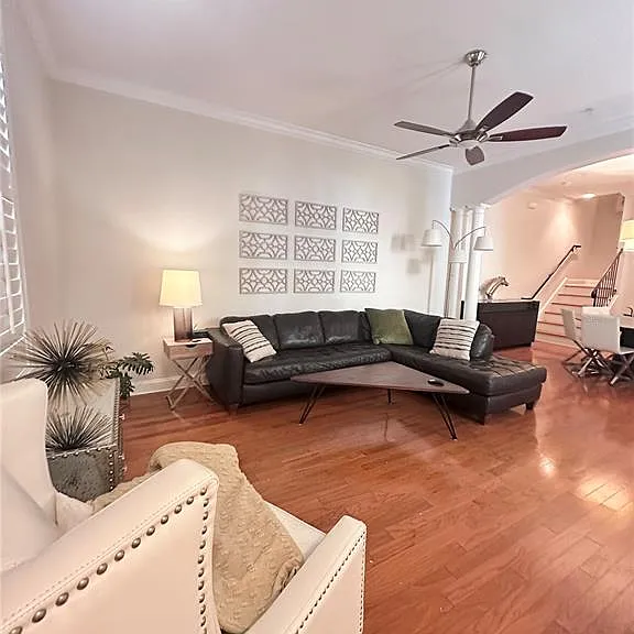 2303 Kensington Garden Ln — Photo 2
