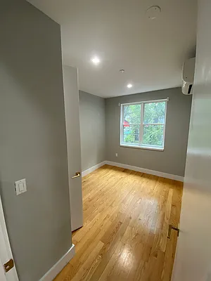 Rented by Aron Fried, LREB | media 7