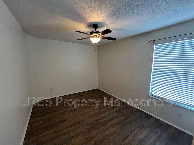 1605 Slash Pine Pl — Photo 18
