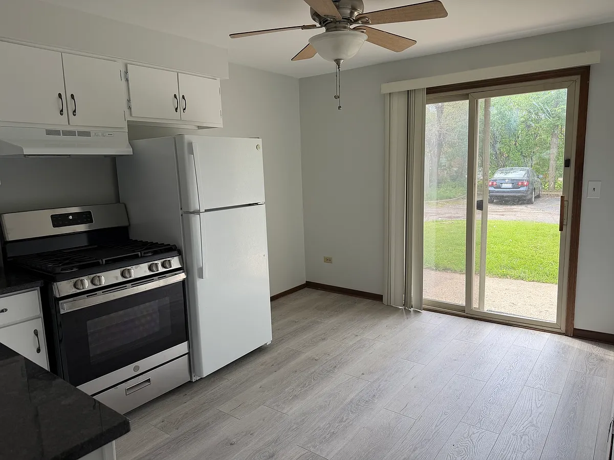Building Photo - 1465 Abbott Dr #BE