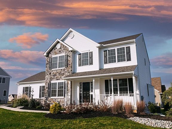 Kingston Country - Exterior