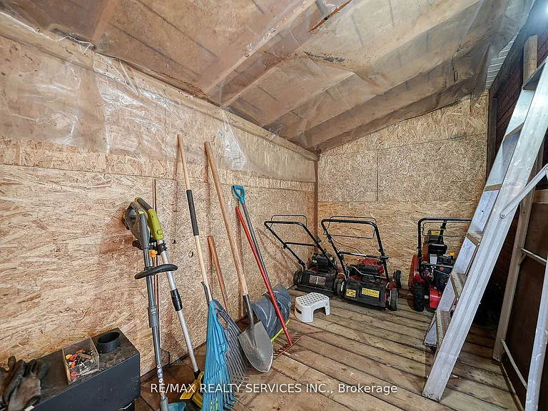 24 Norlan Ave — Photo 31