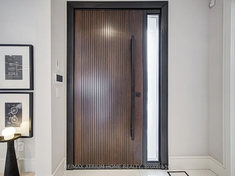 6 Hillholm Rd — Photo 2