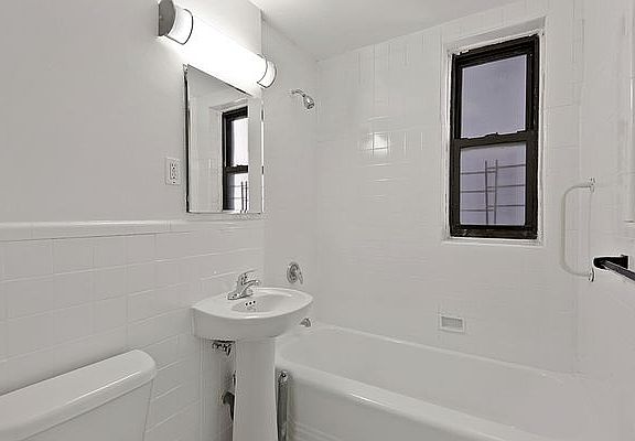 4th image of 930 Sheridan Ave #4B