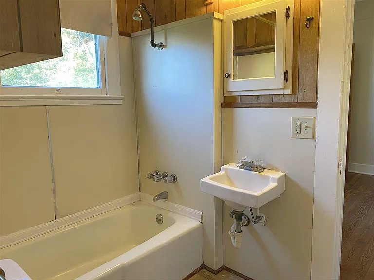 138 Oviedo St #A — Photo 12