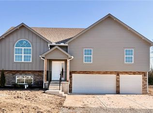 323 NE 51st Rd, Warrensburg, MO 64093