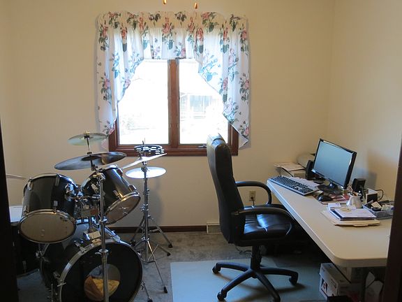5th image of 1430 Rosewood Dr