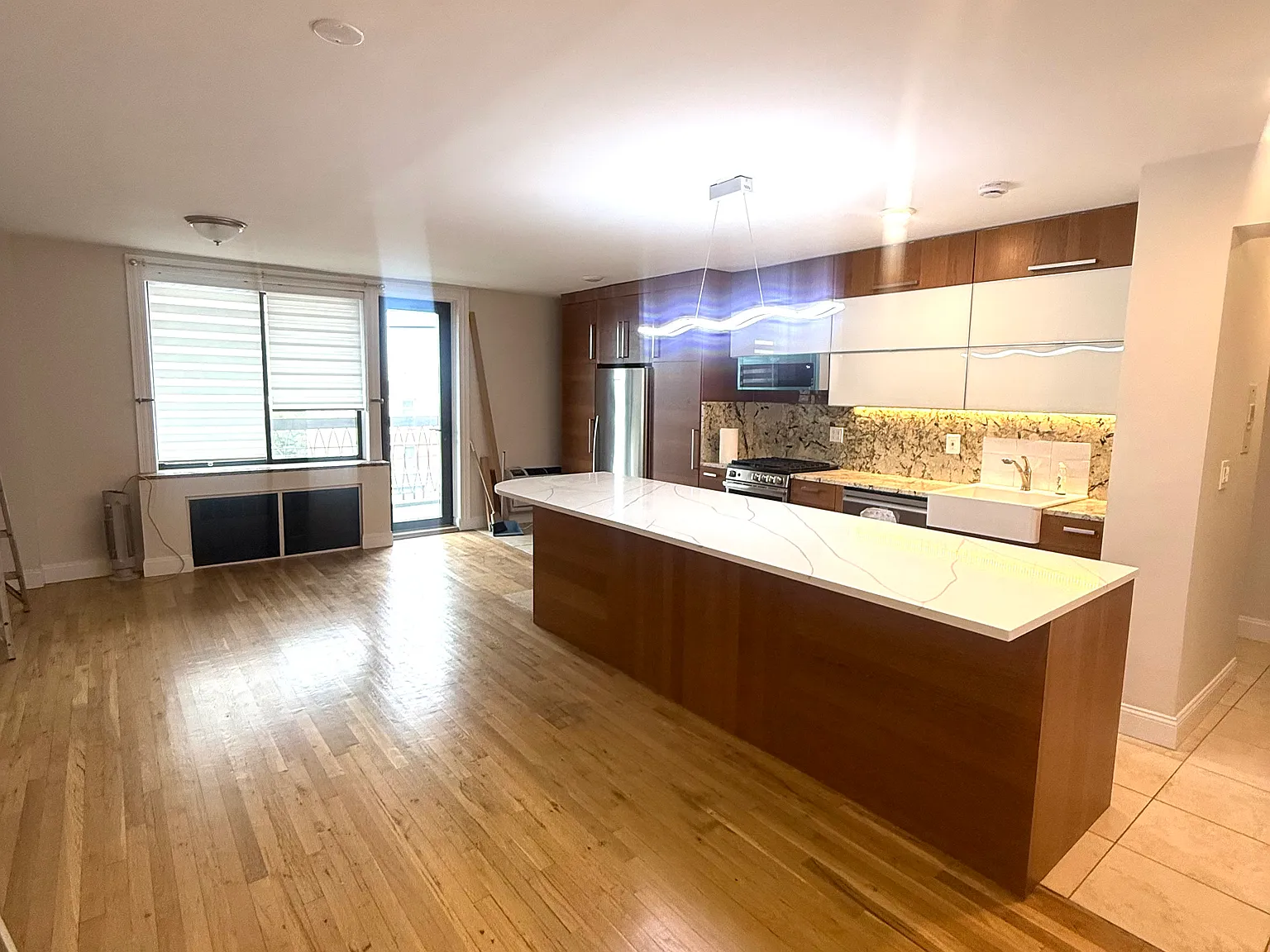 2 bed, 1.5 bath, 1000 sqft, $3,000 — Photo 3