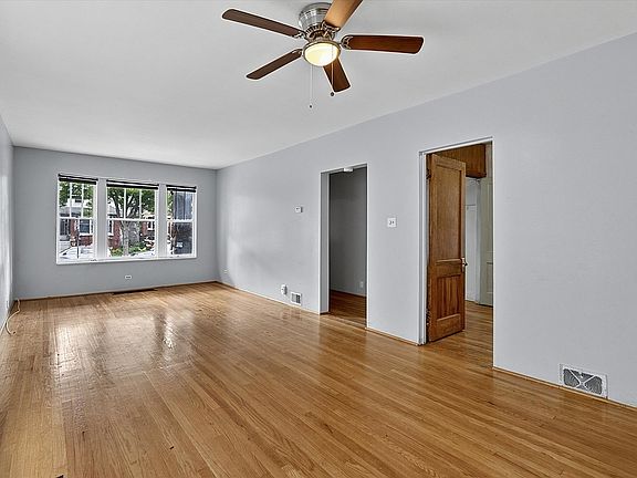 4th image of 4935 W Henderson St
