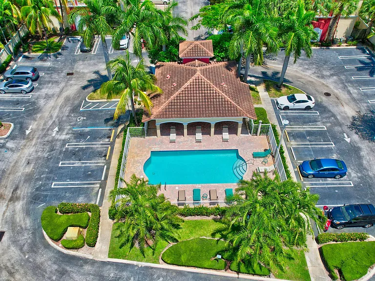 525 Bayfront Dr — Photo 41