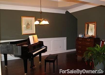Formal dining room
						:
						11 x 17, currently used as a music room