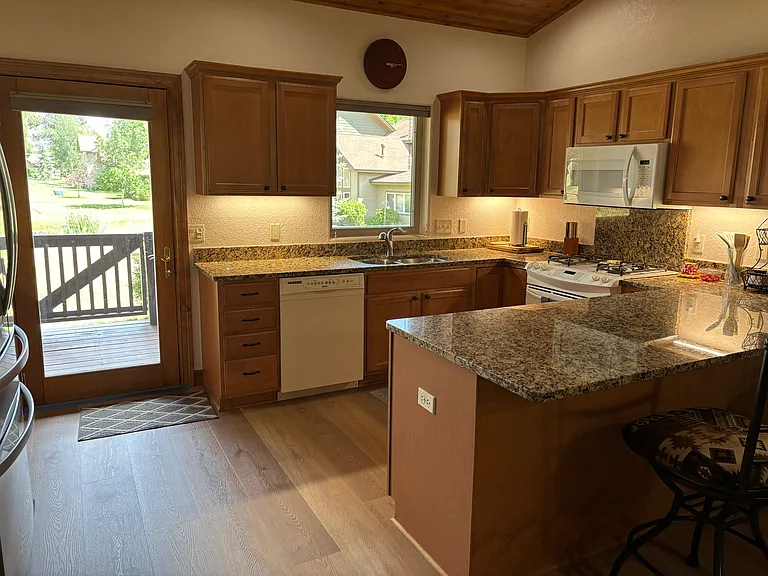 1135 Park Ave — Photo 3