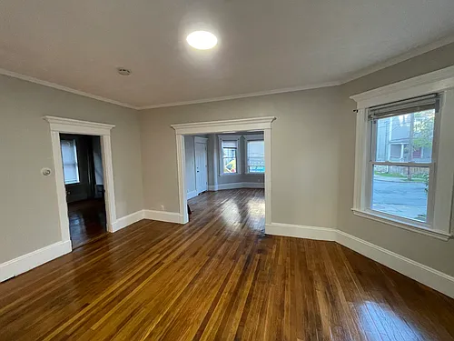 517 Cottage St #1 Photo 1
