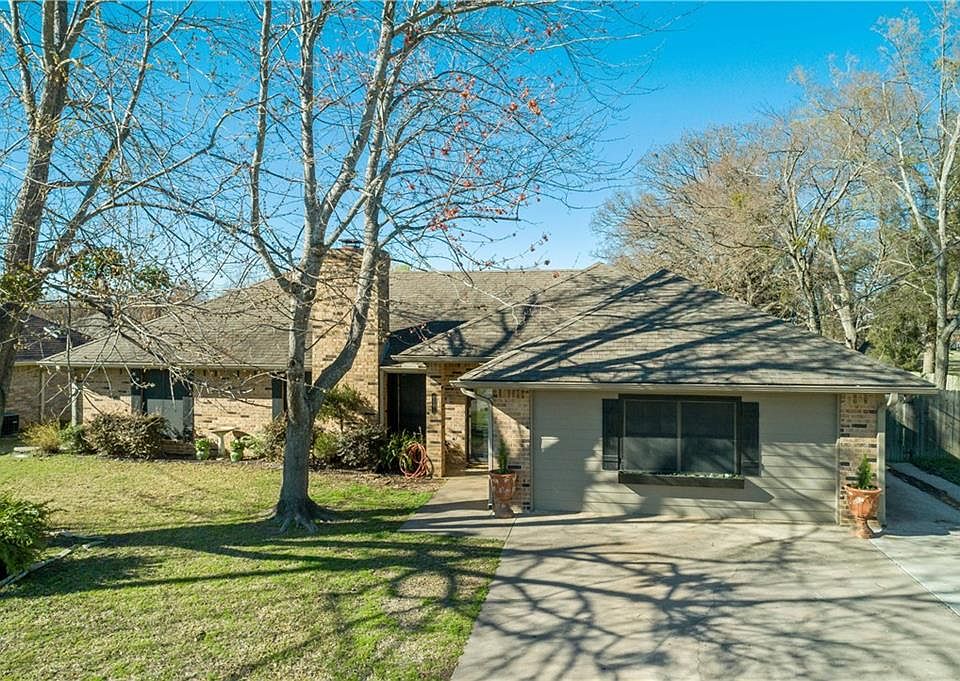 1st image of 6165 Royal Ln
