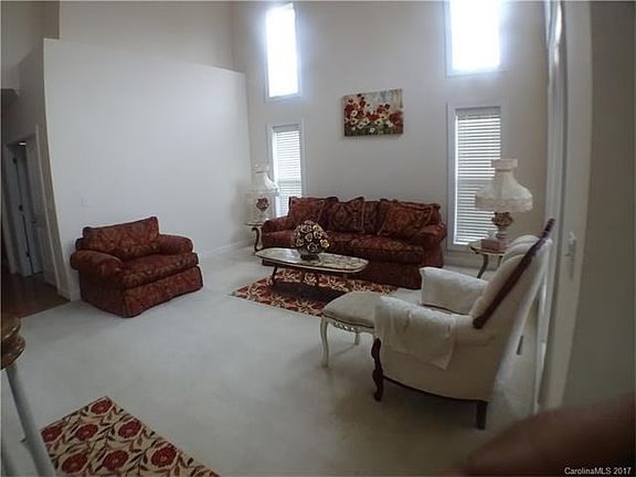 2nd image of 11000 Fountaingrove Dr