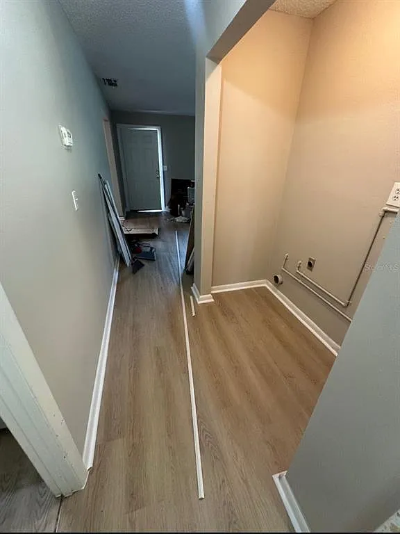 2 bed, 1.5 bath, 906 sqft, $1,350 — Photo 4