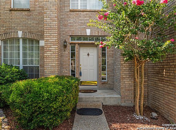 2nd image of 2111 Sunnyside
