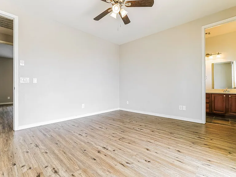 2172 E Pima Ave — Photo 9