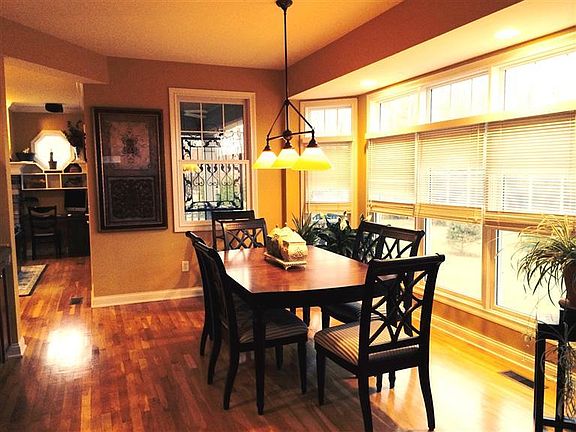 5th image of 1366 Wexford Ln