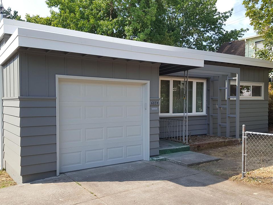 2nd image of 6034 NE Hoyt St