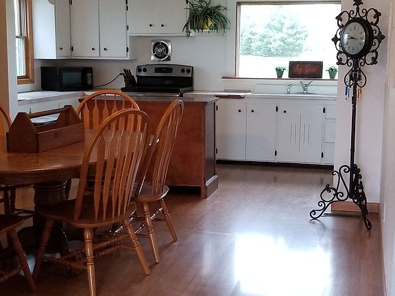 5th image of 2205 Hemlock Ave