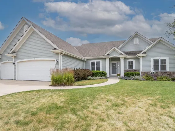 1347 Cider CIRCLE, Mukwonago, WI 53149