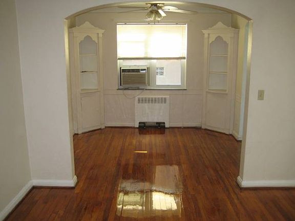 Dining room with bookcase