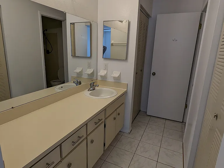 1130 Dover Ct — Photo 7