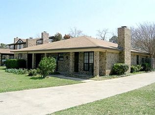 6818 Brentwood Stair Rd, Fort Worth, TX 76112