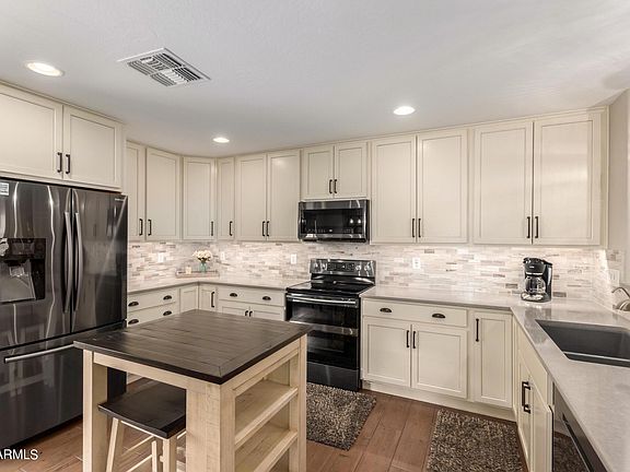 3rd image of 2056 W Allens Peak Dr