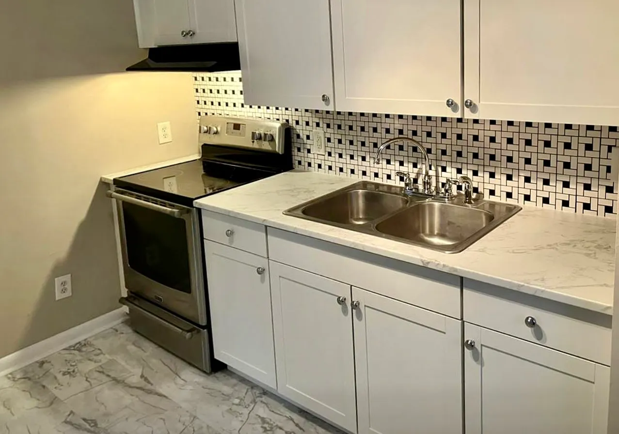 2 bed, 1000 sqft, $1,375 — Photo 3