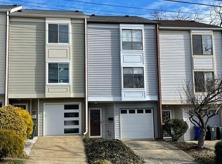 2035 N Cameron St, Arlington, VA 22207