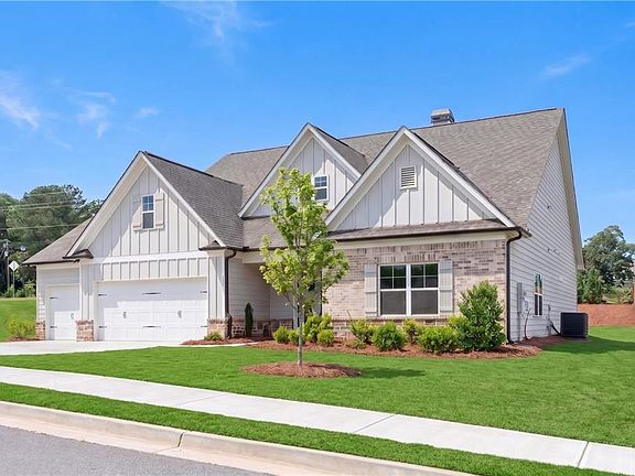 2nd image of 111 Cherokee Rose Ln