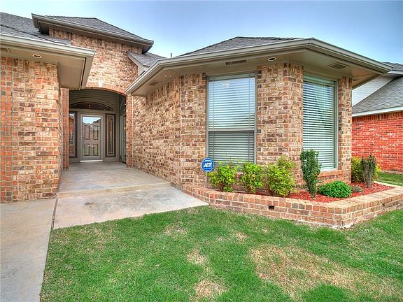 4th image of 11204 Arbor Lake Dr
