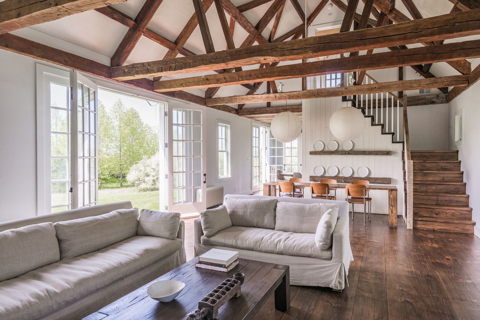  VAULTED BARN GREAT ROOM