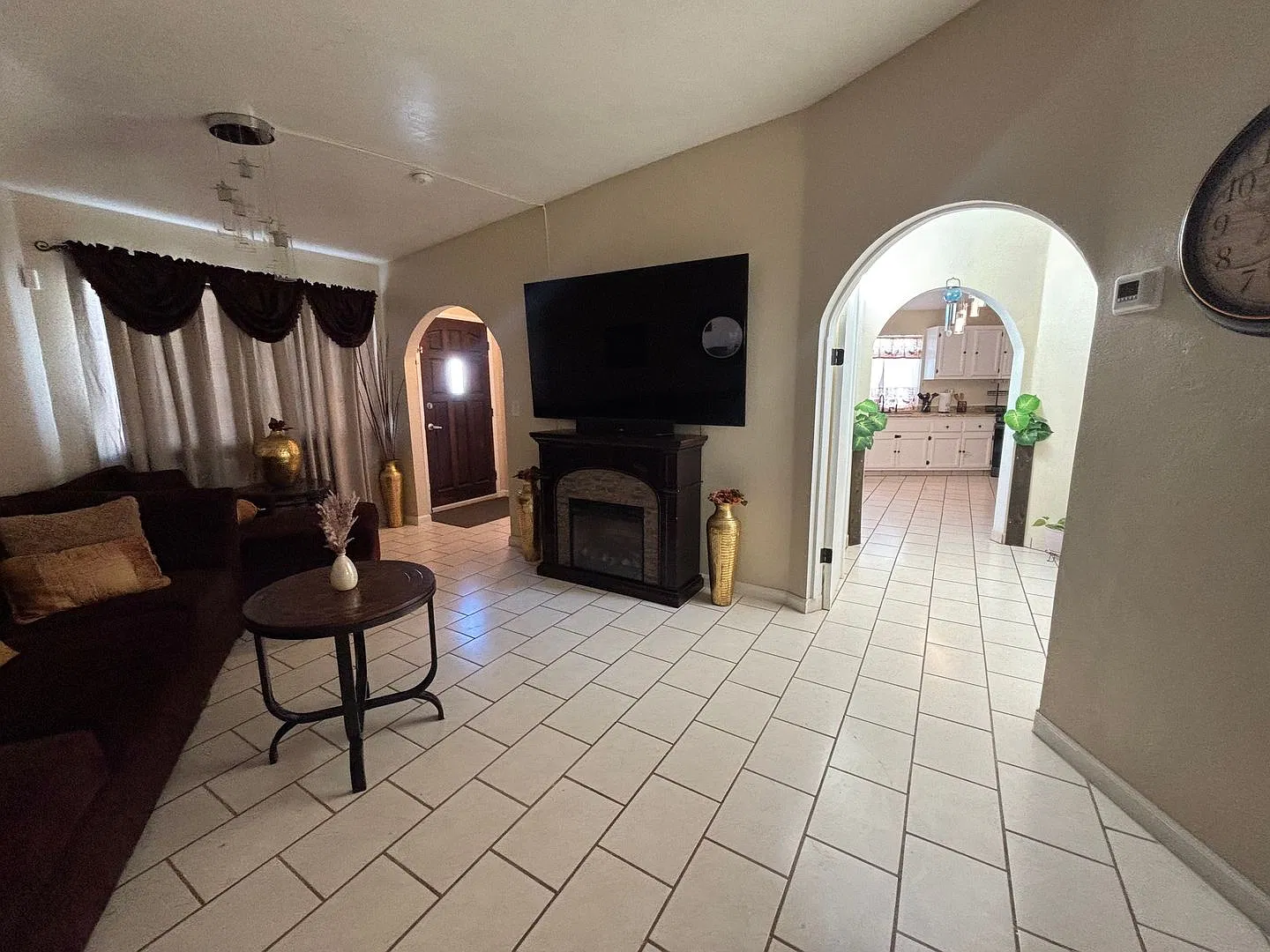 Perfect Two Bedroom Home Now Available!! — Photo 2