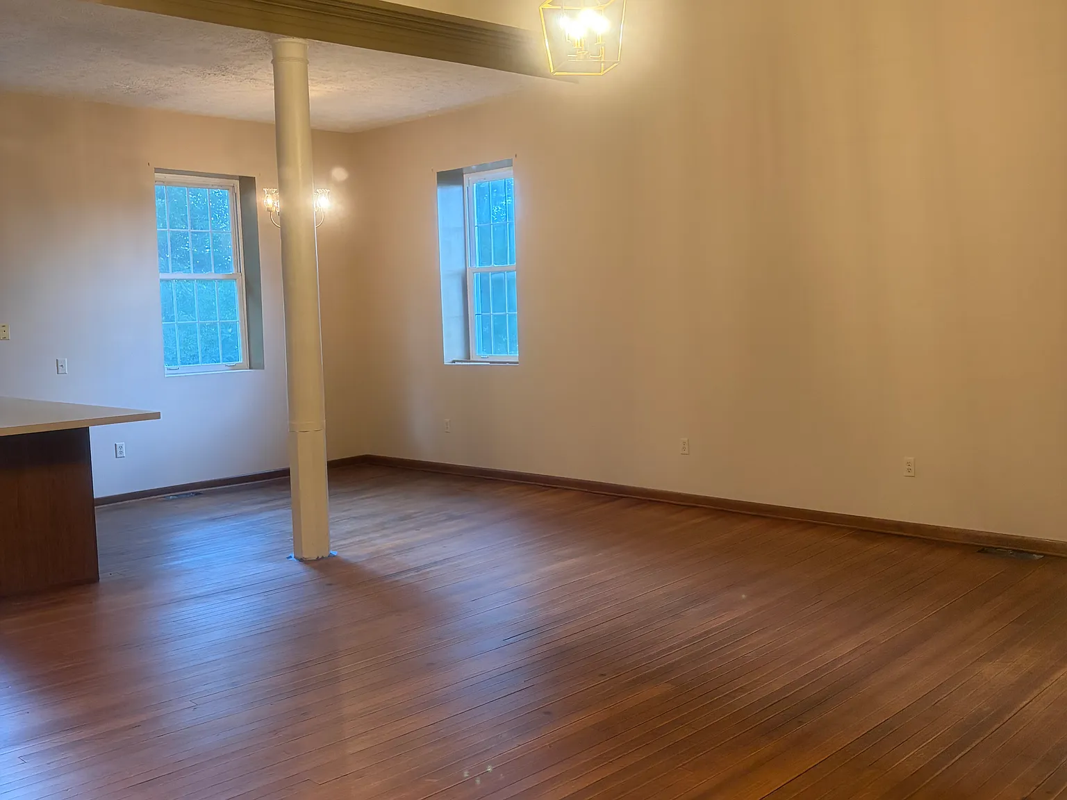 1 bed, 1600 sqft, $1,400 — Photo 4