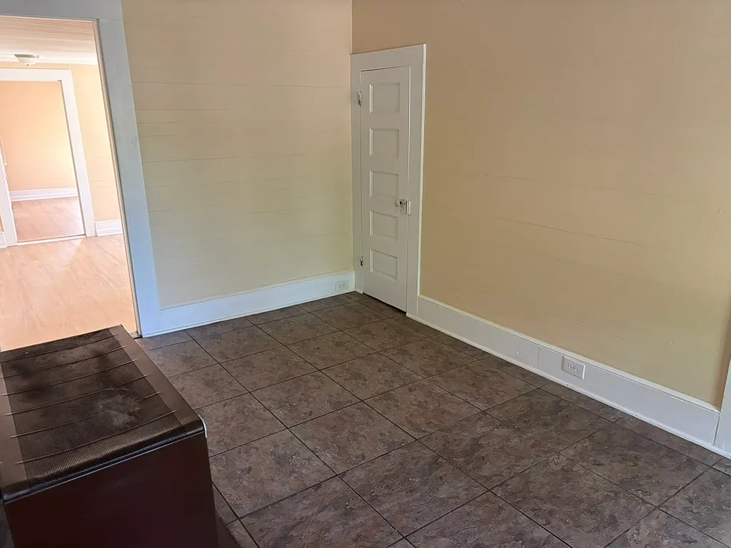 1 bed, 500 sqft, $700 — Photo 2
