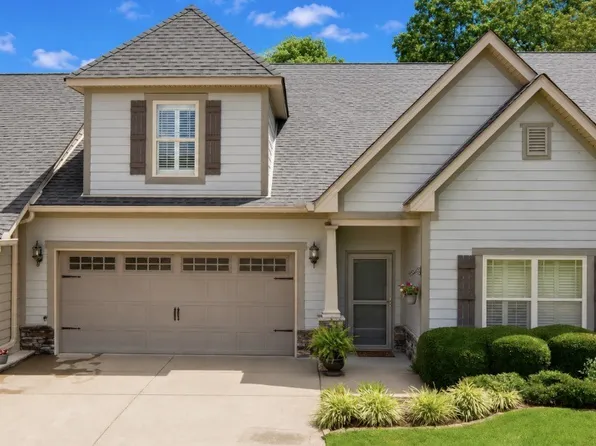 203 Lake Villa Ct, Dickson, TN 37055