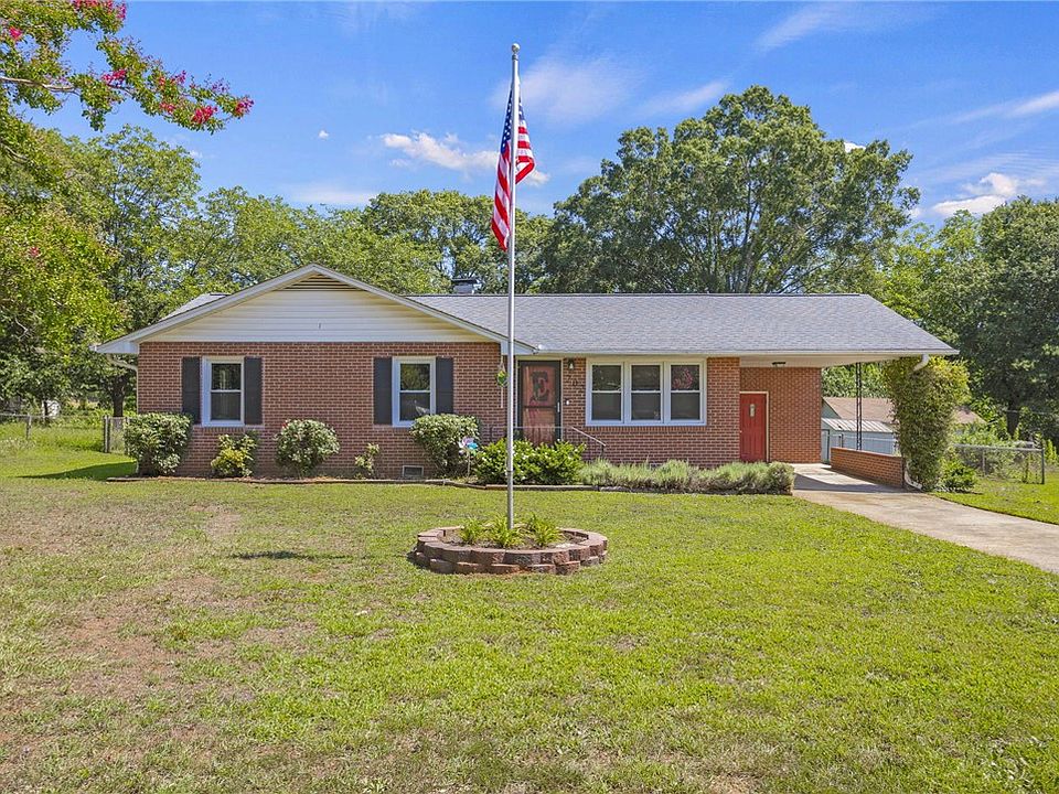 1st image of 202 Chestnut Blvd