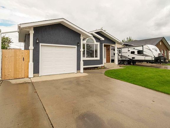 2nd image of 3910 Harmony Pl