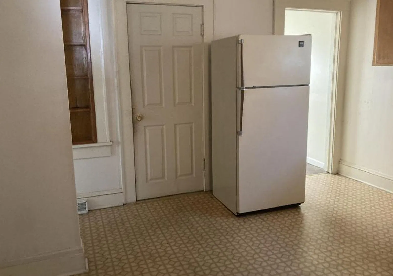 2 Bedroom House with Loft in Altavista — Photo 3