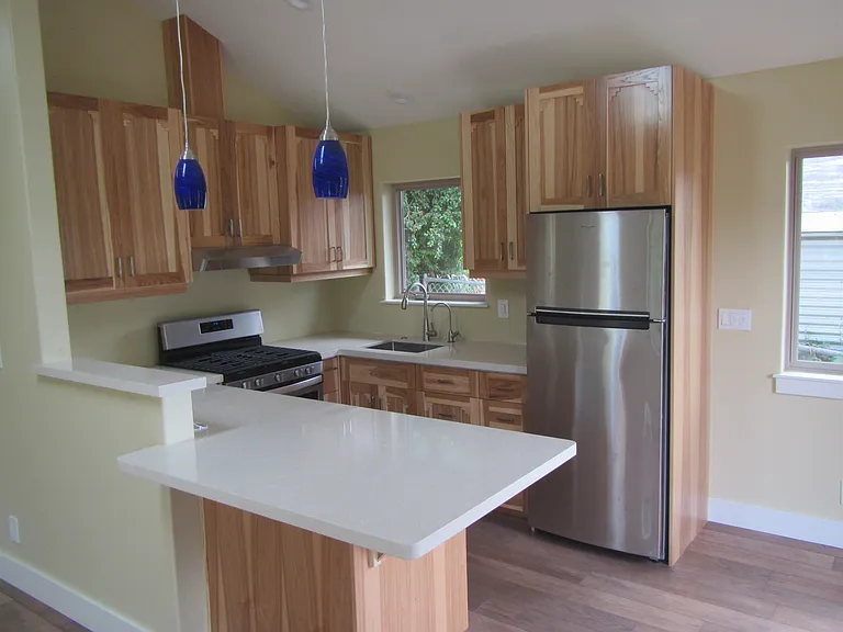 2475 Johnson Ave — Photo 2