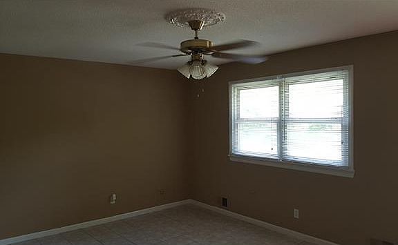 3rd image of 180 Lee Dr