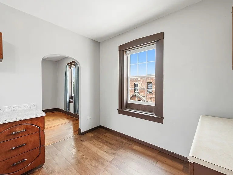 511 W Schirmer St — Photo 21